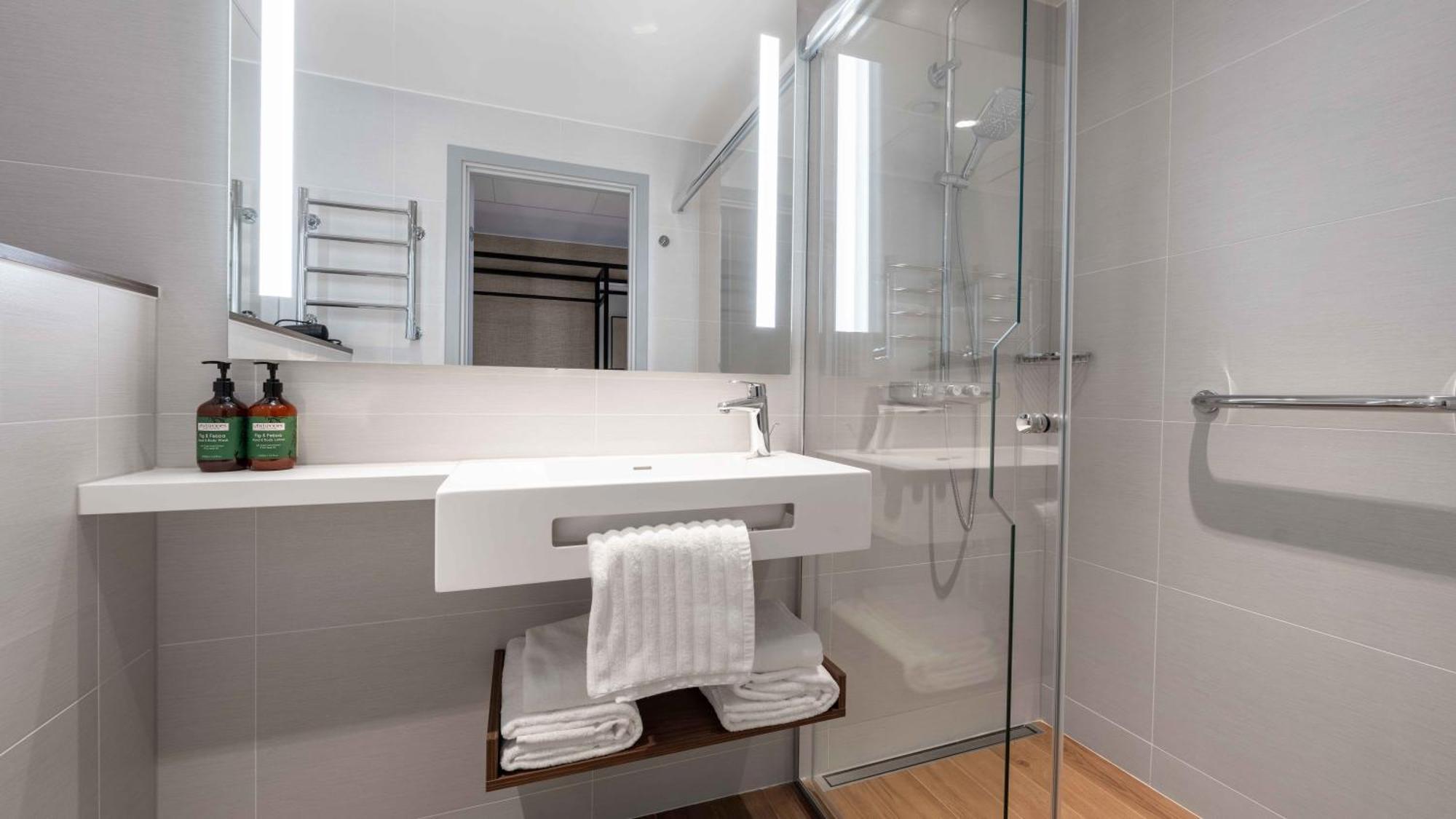 Voco Stockholm - Kista By Ihg Hotel Ngoại thất bức ảnh